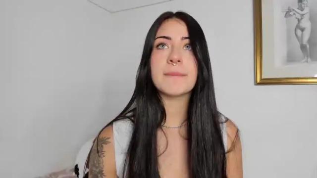 Image 4 of giia_blue Stream on Chaturbate on 18 months ago