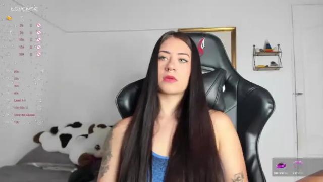 Image 2 of giia_blue Stream on Chaturbate on 18 months ago