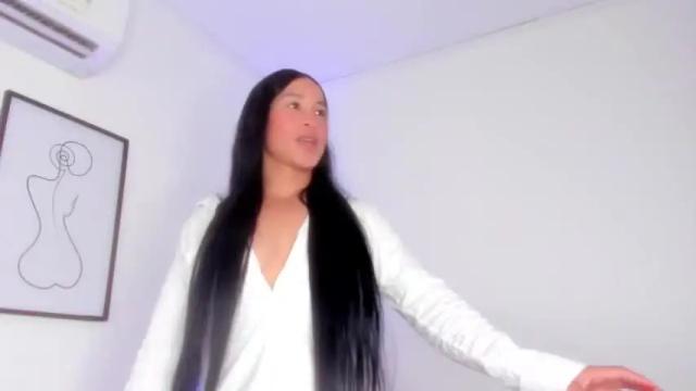 Image 4 of gimena_evans Stream on Chaturbate on 14 months ago