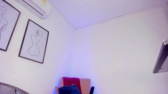 Image 6 of gimena_evans Stream on Chaturbate on 13 months ago