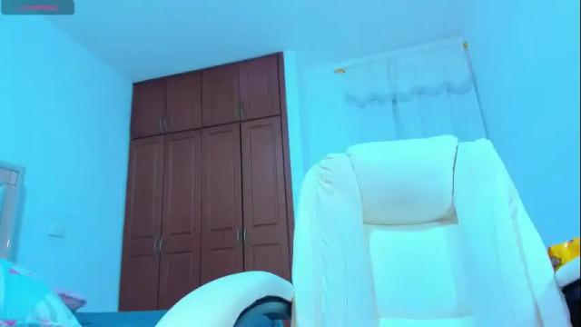 Image 6 of gimenalara Stream on Chaturbate on 1 month ago