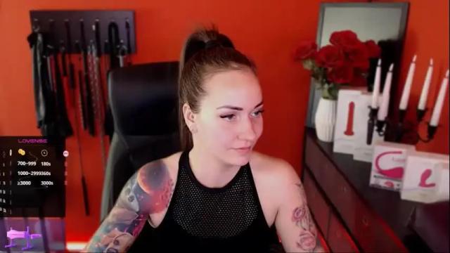 Image 2 of gina_hotlick Stream on Chaturbate on 3 months ago