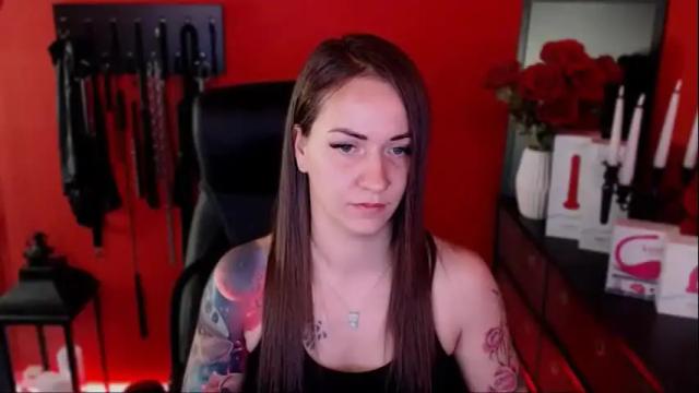 Image 2 of gina_hotlick Stream on Chaturbate on 3 months ago