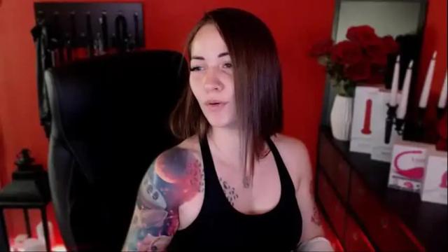 Image 4 of gina_hotlick Stream on Chaturbate on 3 months ago