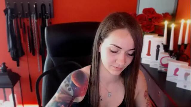 Image 2 of gina_hotlick Stream on Chaturbate on 2 months ago