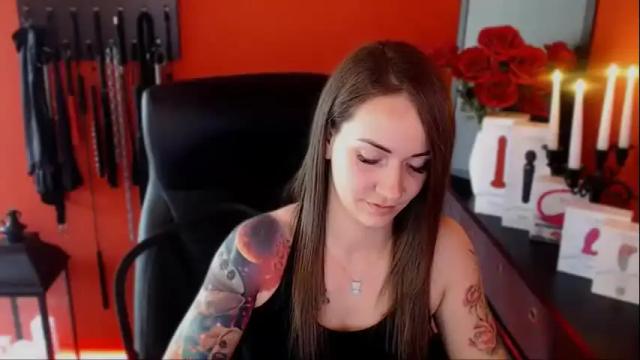 Image 7 of gina_hotlick Stream on Chaturbate on 2 months ago