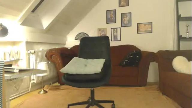 Image 8 of ginablondecam Stream on Chaturbate on 6 months ago