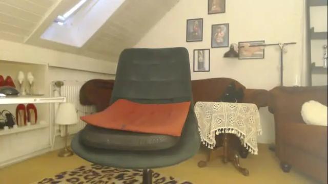 Image 4 of ginablondecam Stream on Chaturbate on 3 months ago