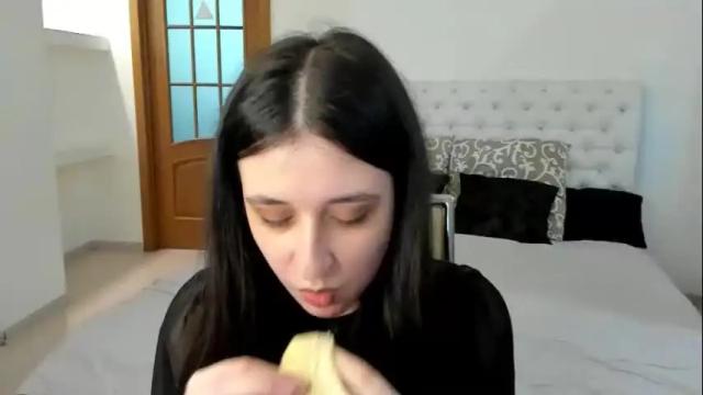 Image 3 of ginablum Stream on Chaturbate on 2 days ago