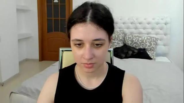 Image 3 of ginablum Stream on Chaturbate on 2 months ago