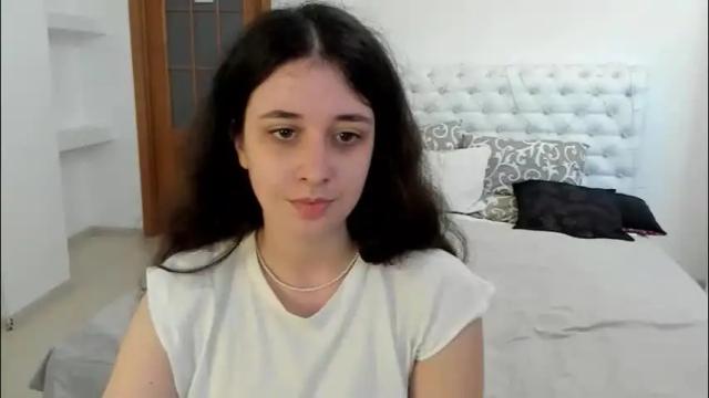 Image 2 of ginablum Stream on Chaturbate on 24 days ago