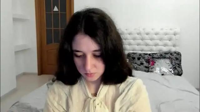 Image 2 of ginablum Stream on Chaturbate on 13 days ago