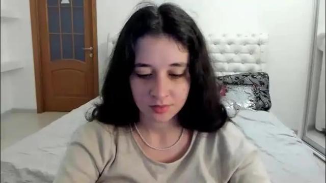 Image 3 of ginablum Stream on Chaturbate on 4 days ago