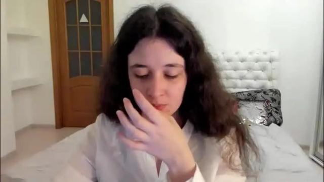 Image 2 of ginablum Stream on Chaturbate on 2 days ago