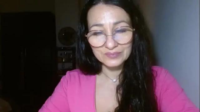 Image 3 of ginaoneon Stream on Chaturbate on 9 months ago