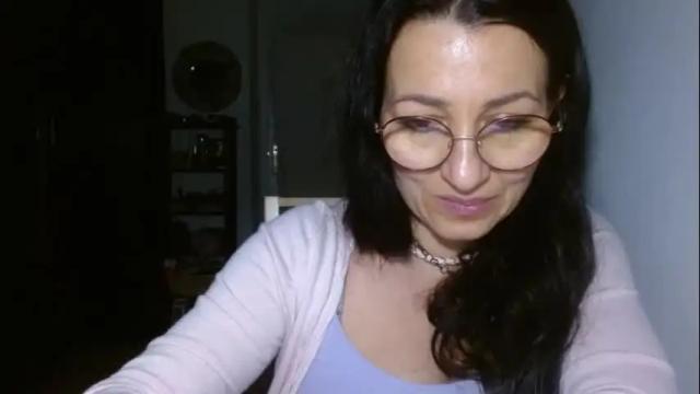 Image 10 of ginaoneon Stream on Chaturbate on 9 months ago
