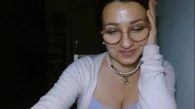 Image 12 of ginaoneon Stream on Chaturbate on 9 months ago