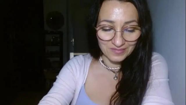 Image 3 of ginaoneon Stream on Chaturbate on 9 months ago