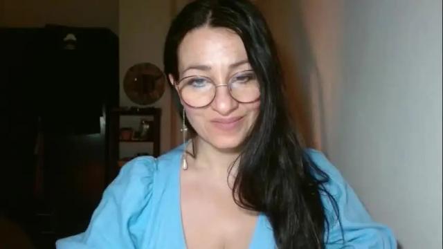 Image 12 of ginaoneon Stream on Chaturbate on 8 months ago