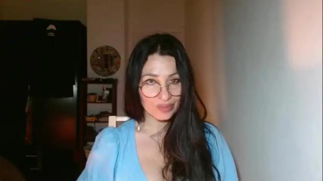 Image 7 of ginaoneon Stream on Chaturbate on 8 months ago