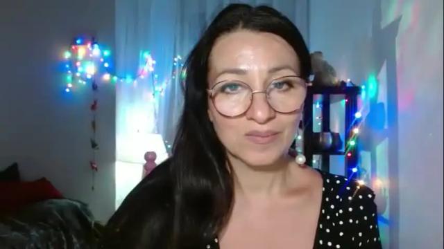 Image 2 of ginaoneon Stream on Chaturbate on 8 months ago