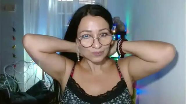 Image 2 of ginaoneon Stream on Chaturbate on 3 months ago