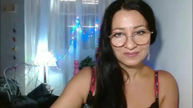 Image 3 of ginaoneon Stream on Chaturbate on 3 months ago