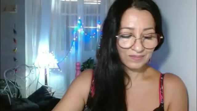 Image 4 of ginaoneon Stream on Chaturbate on 3 months ago