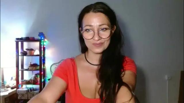 Image 3 of ginaoneon Stream on Chaturbate on 2 months ago