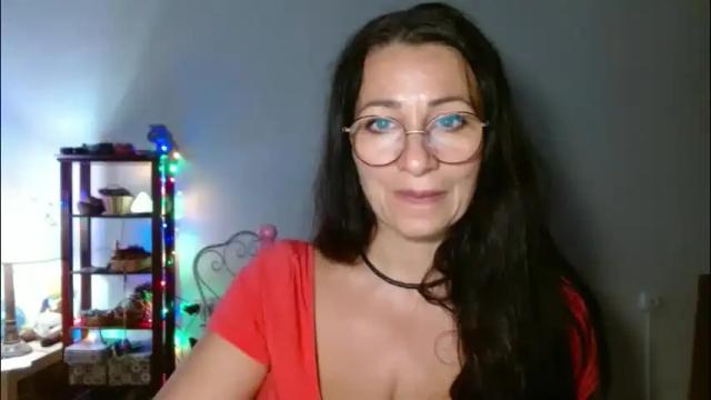 Image 4 of ginaoneon Stream on Chaturbate on 2 months ago