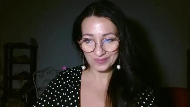 Image 3 of ginaoneon Stream on Chaturbate on 2 months ago