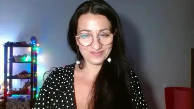 Image 4 of ginaoneon Stream on Chaturbate on 2 months ago