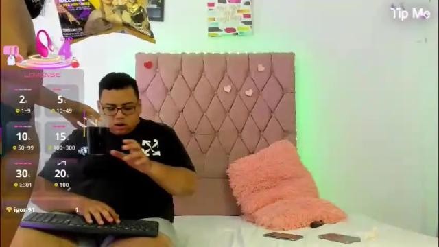 Image 4 of ginelawest Stream on Chaturbate on 2 months ago