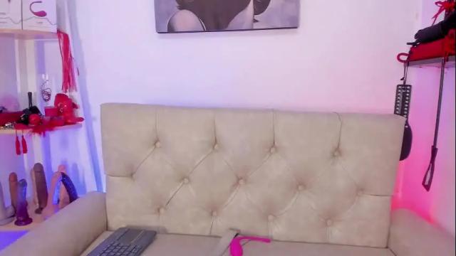 Image 2 of ginevra_boobs Stream on Chaturbate on 1 month ago