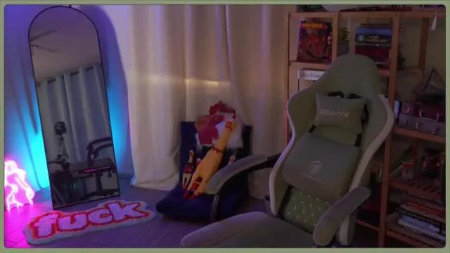 Image 3 of ginger_little Stream on Chaturbate on 28 days ago