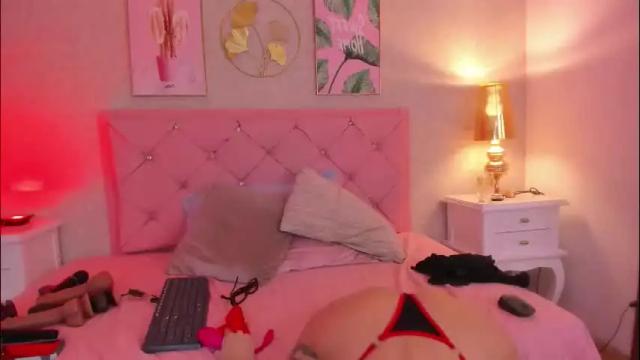 Image 3 of ginger_violetta Stream on Chaturbate on 3 days ago