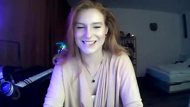 Image 4 of gingercutepie Stream on Chaturbate on 19 months ago