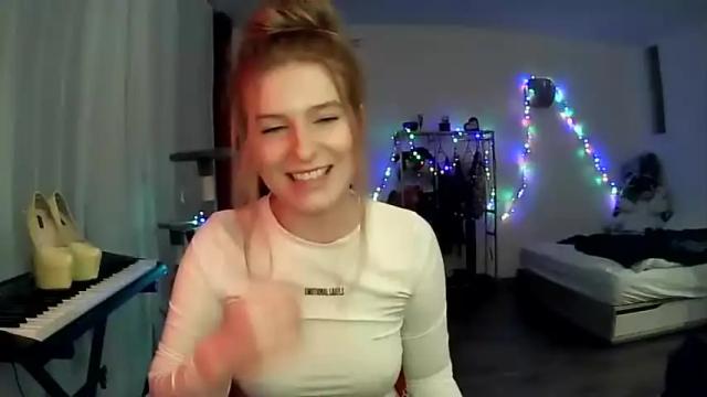Image 3 of gingercutepie Stream on Chaturbate on 17 months ago