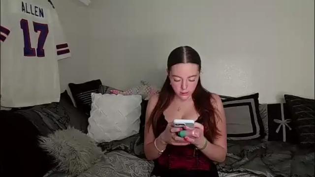 Image 3 of gingerfox777 Stream on Chaturbate on 1 month ago