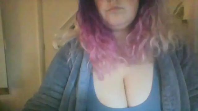 Image 3 of gingerlybits Stream on Chaturbate on 15 months ago