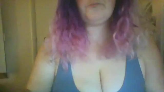 Image 4 of gingerlybits Stream on Chaturbate on 15 months ago