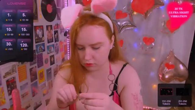 Image 2 of gingerspussy Stream on Chaturbate on 15 months ago