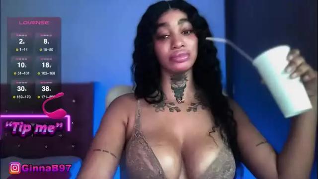 Image 10 of ginnabolton Stream on Chaturbate on 1 month ago