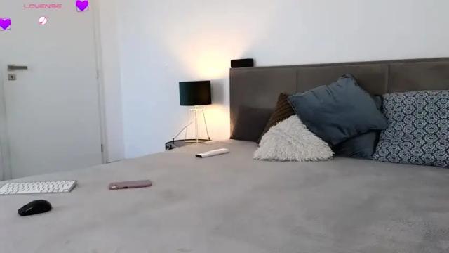 Image 8 of ginnybabe_ Stream on Chaturbate on 2 months ago