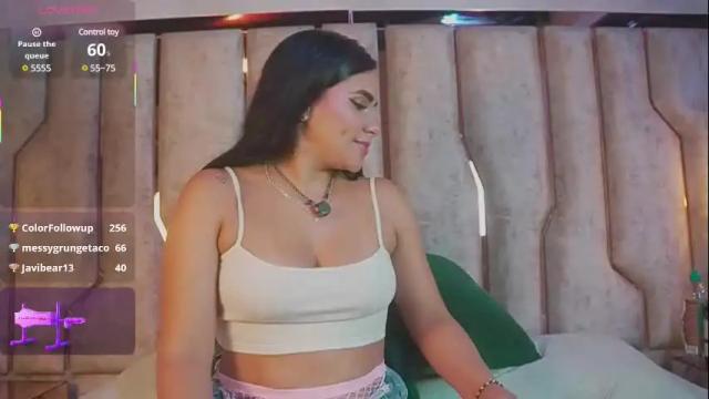 Image 8 of giorgia_13 Stream on Chaturbate on 1 month ago