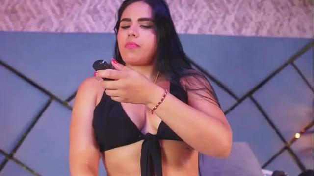 Image 7 of giorgia_13 Stream on Chaturbate on 25 days ago