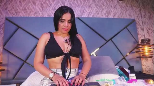 Image 8 of giorgia_13 Stream on Chaturbate on 25 days ago