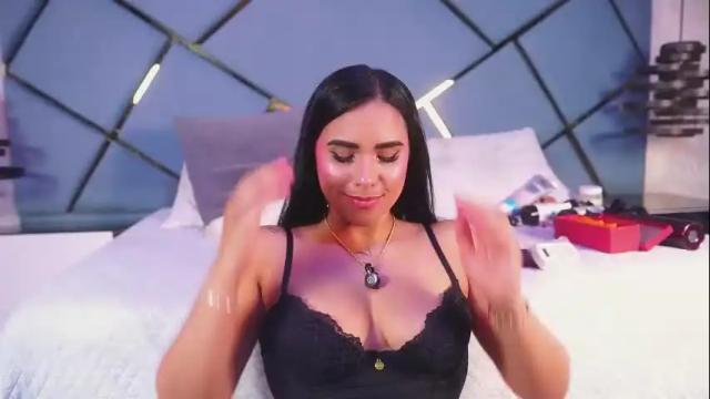 Image 8 of giorgia_13 Stream on Chaturbate on 23 days ago