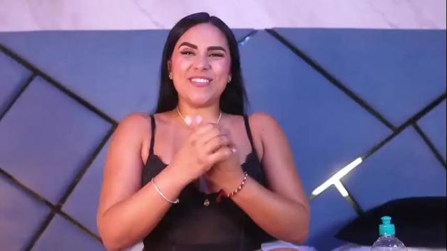 Image 2 of giorgia_13 Stream on Chaturbate on 1 month ago