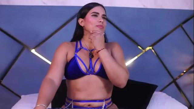 Image 3 of giorgia_13 Stream on Chaturbate on 27 days ago